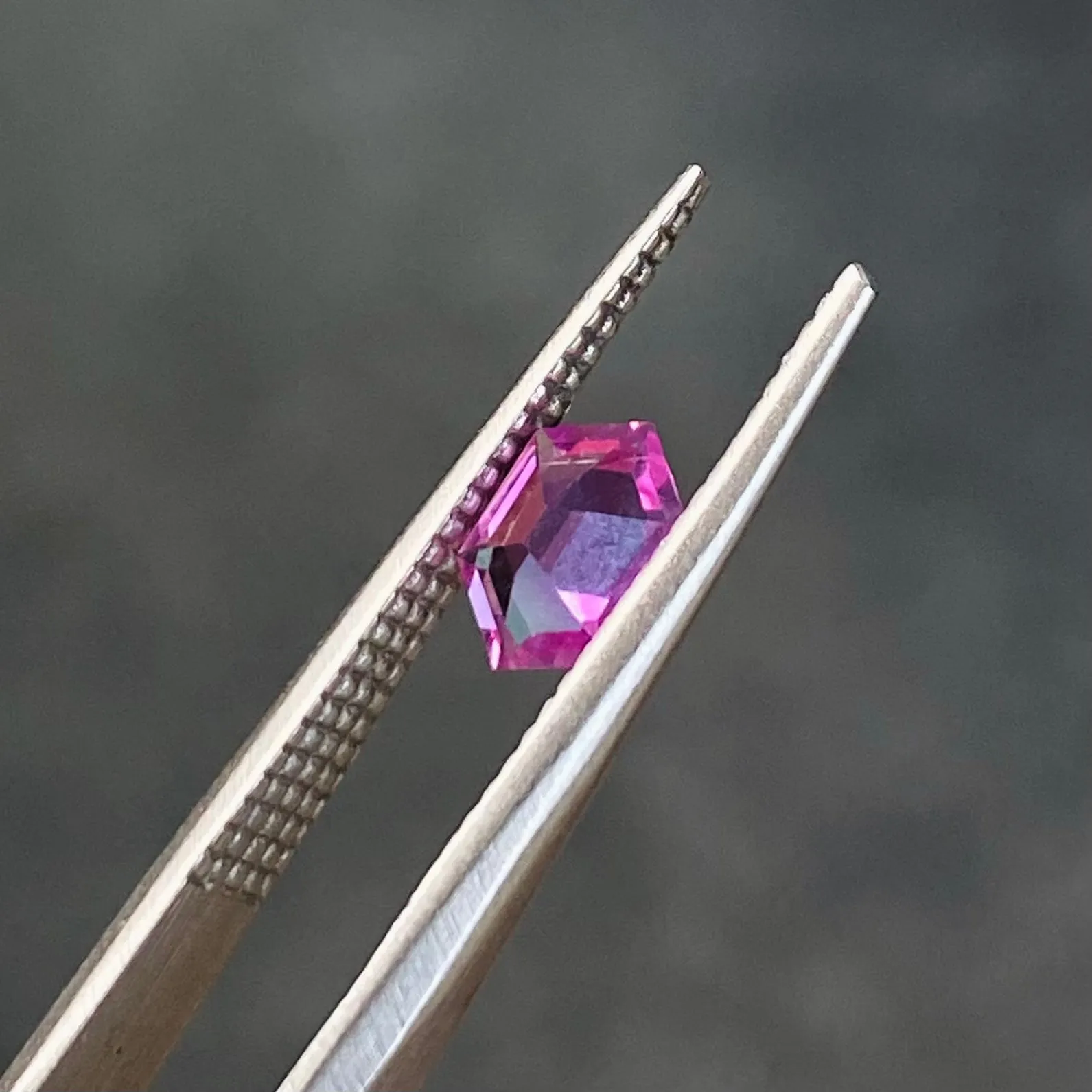 0.70CT ELONGATED HEXAGON MADAGASCAR SAPPHIRE, PINK, 6.8X4.85MM