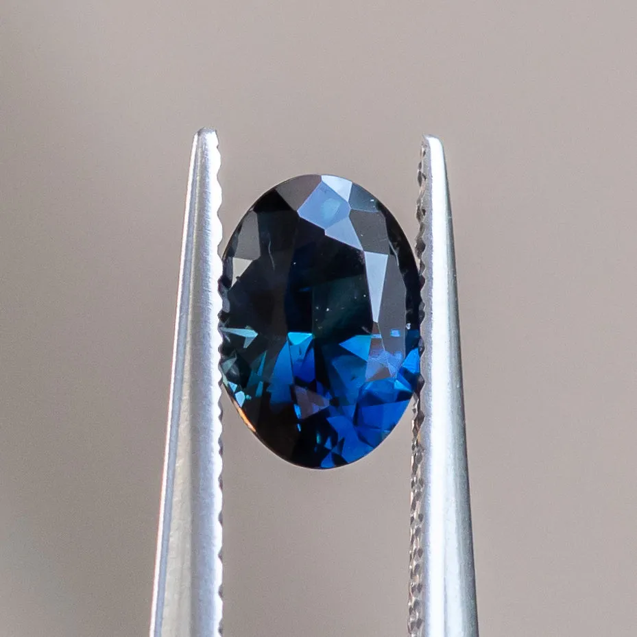 0.95CT OVAL NIGERIAN SAPPHIRE, OCEAN BLUE, 6.94X4.94X3.48MM, UNTREATED