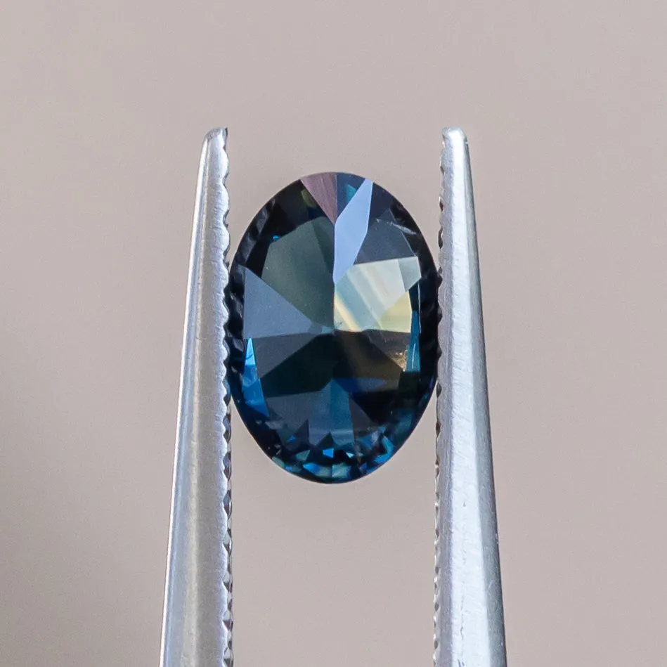 0.95CT OVAL NIGERIAN SAPPHIRE, OCEAN BLUE, 6.94X4.94X3.48MM, UNTREATED