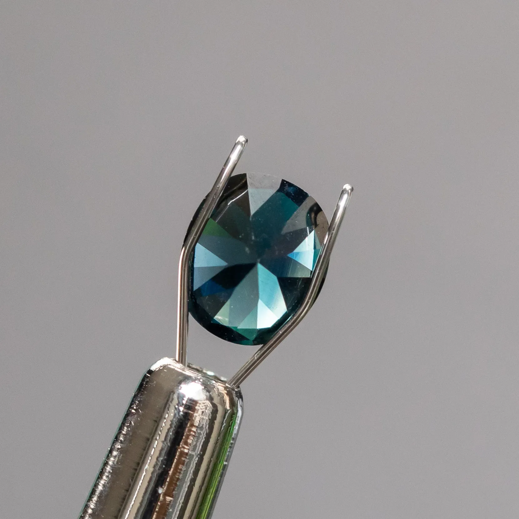 1.45ct NIGERIAN OVAL SAPPHIRE, DEEP BLUE GREEN TEAL, 7.04X6.01X4.24MM, UNTREATED