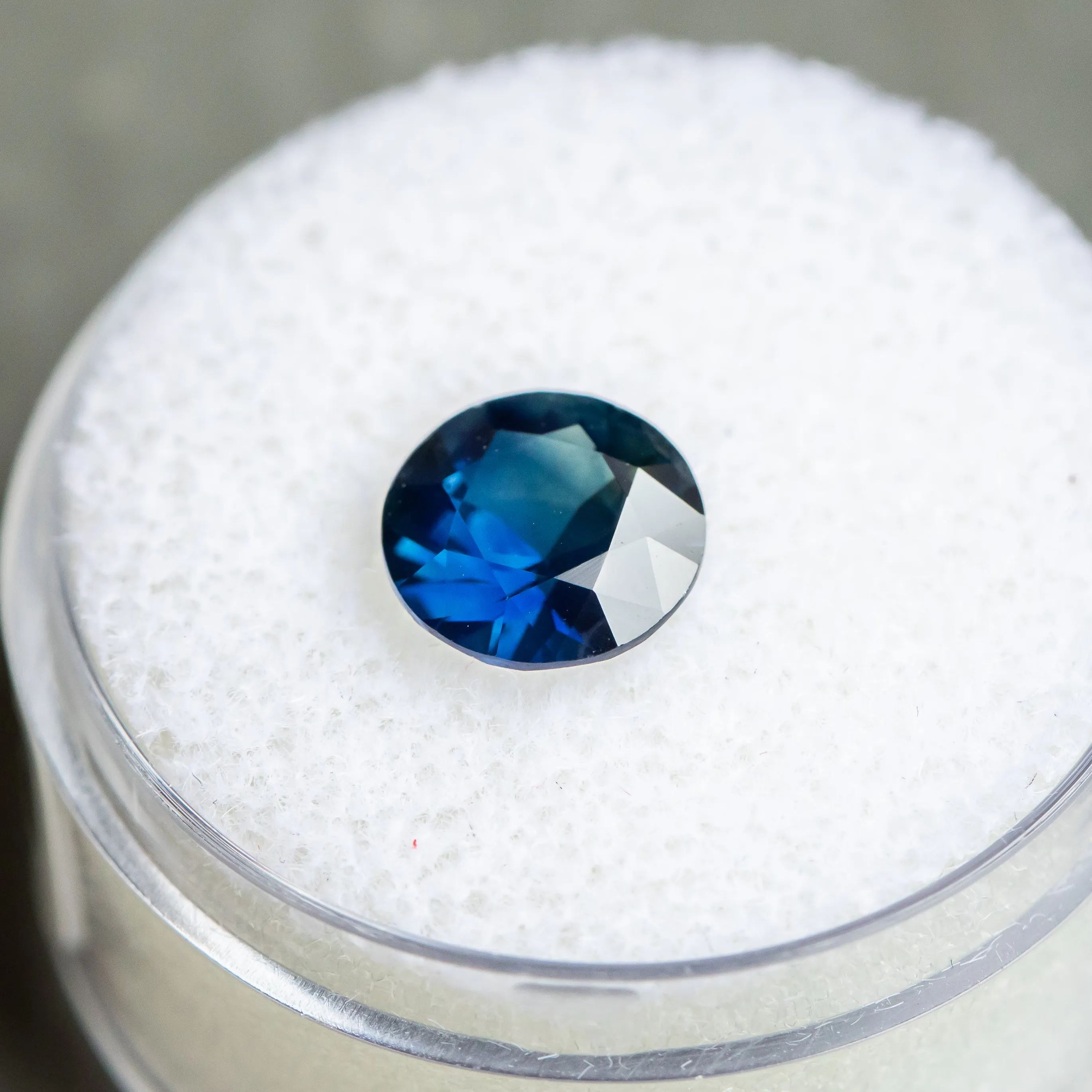 2.06CT ROUND MADAGASCAR SAPPHIRE, DEEP ROYAL BLUE TEAL, 7.97X4.54MM