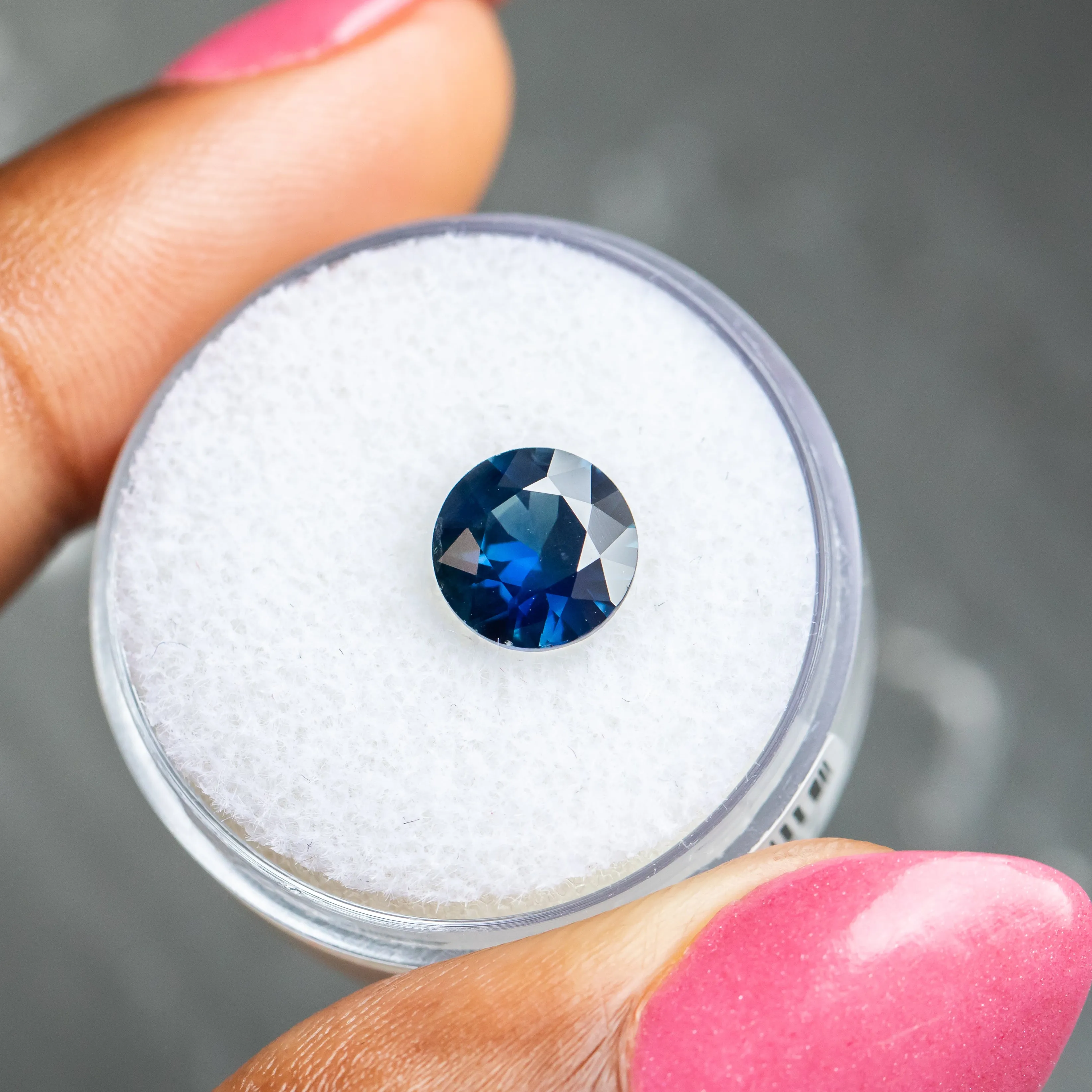 2.06CT ROUND MADAGASCAR SAPPHIRE, DEEP ROYAL BLUE TEAL, 7.97X4.54MM