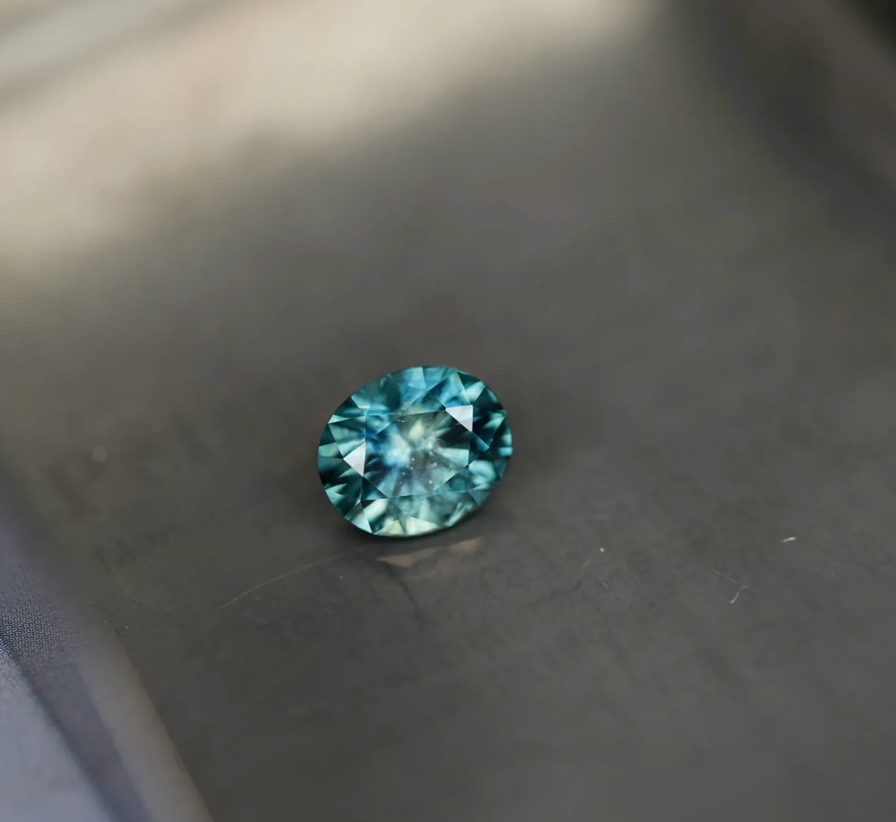 2.54CT OVAL BRILLIANT PRECISION CUT MONTANA SAPPHIRE, PARTI TEAL BLUE GREEN, 8.6x7.2MM