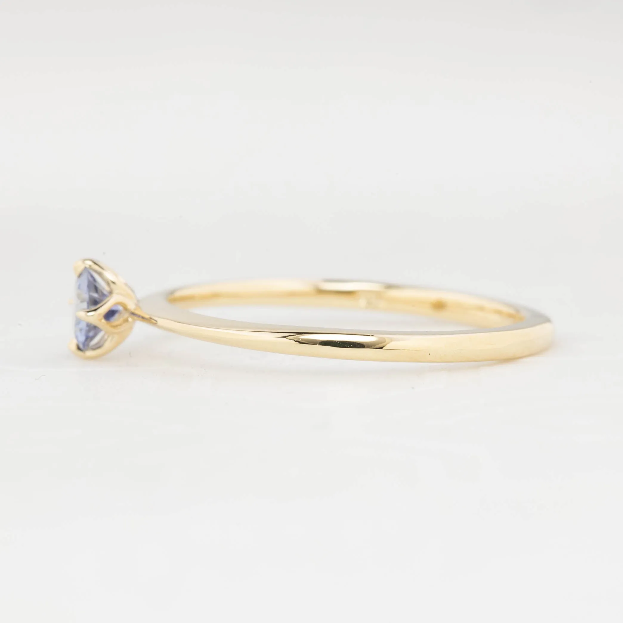 Alice Ring 4mm 0.30ct Blue Ceylon Sapphire, 14k Yellow Gold