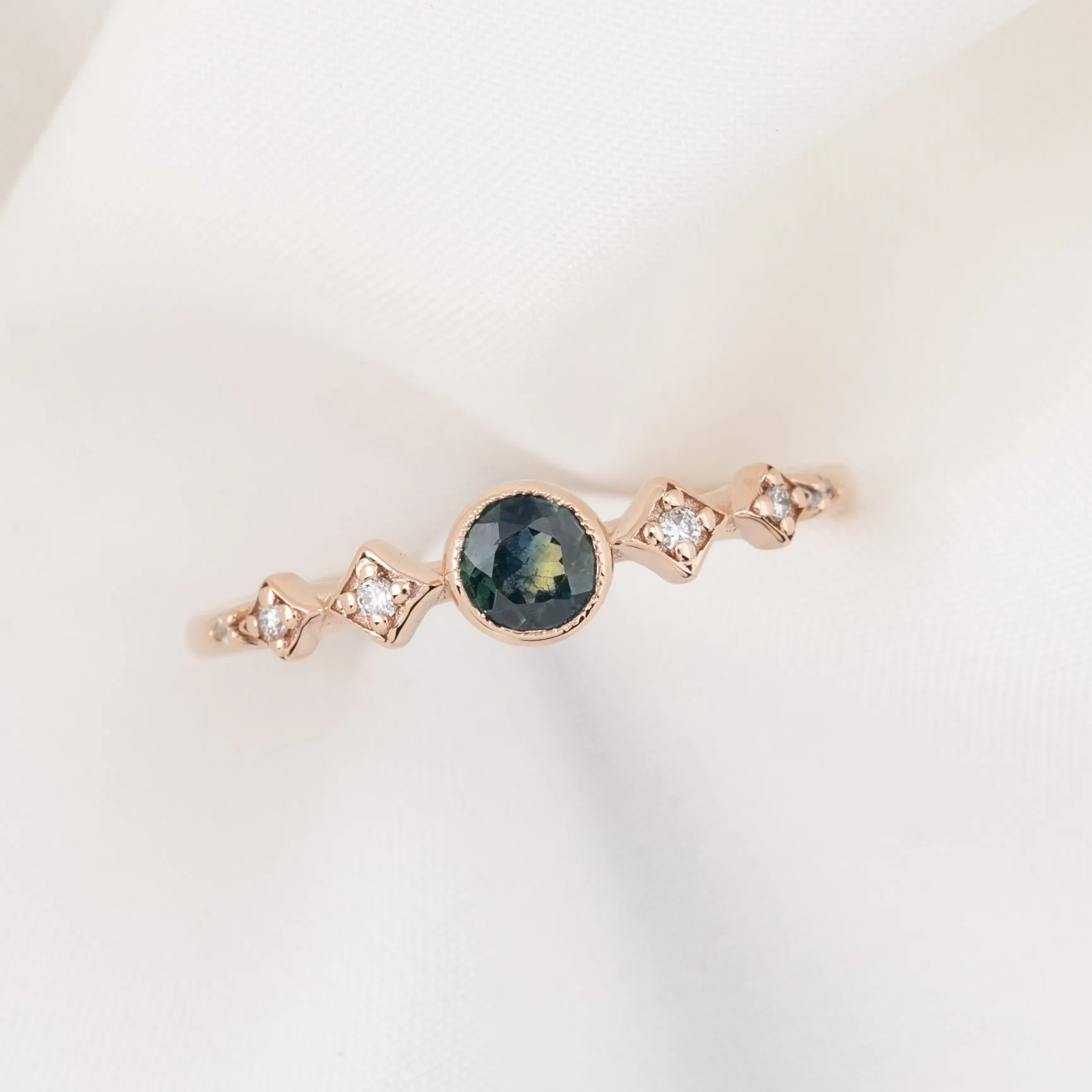 Celeste Ring 4mm 0.35ct Sapphire 14K Gold