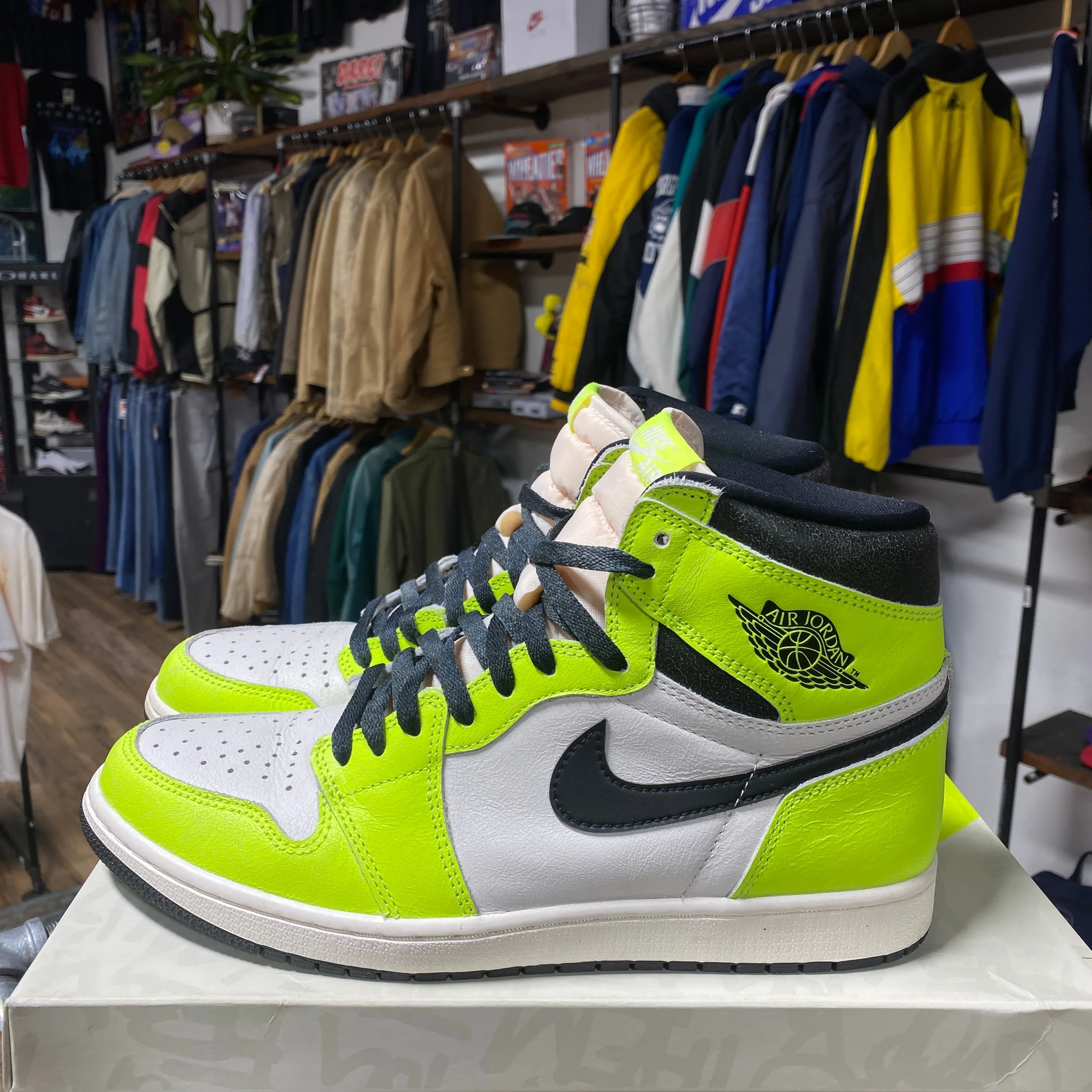 Jordan 1 'Volt' Size 11.5