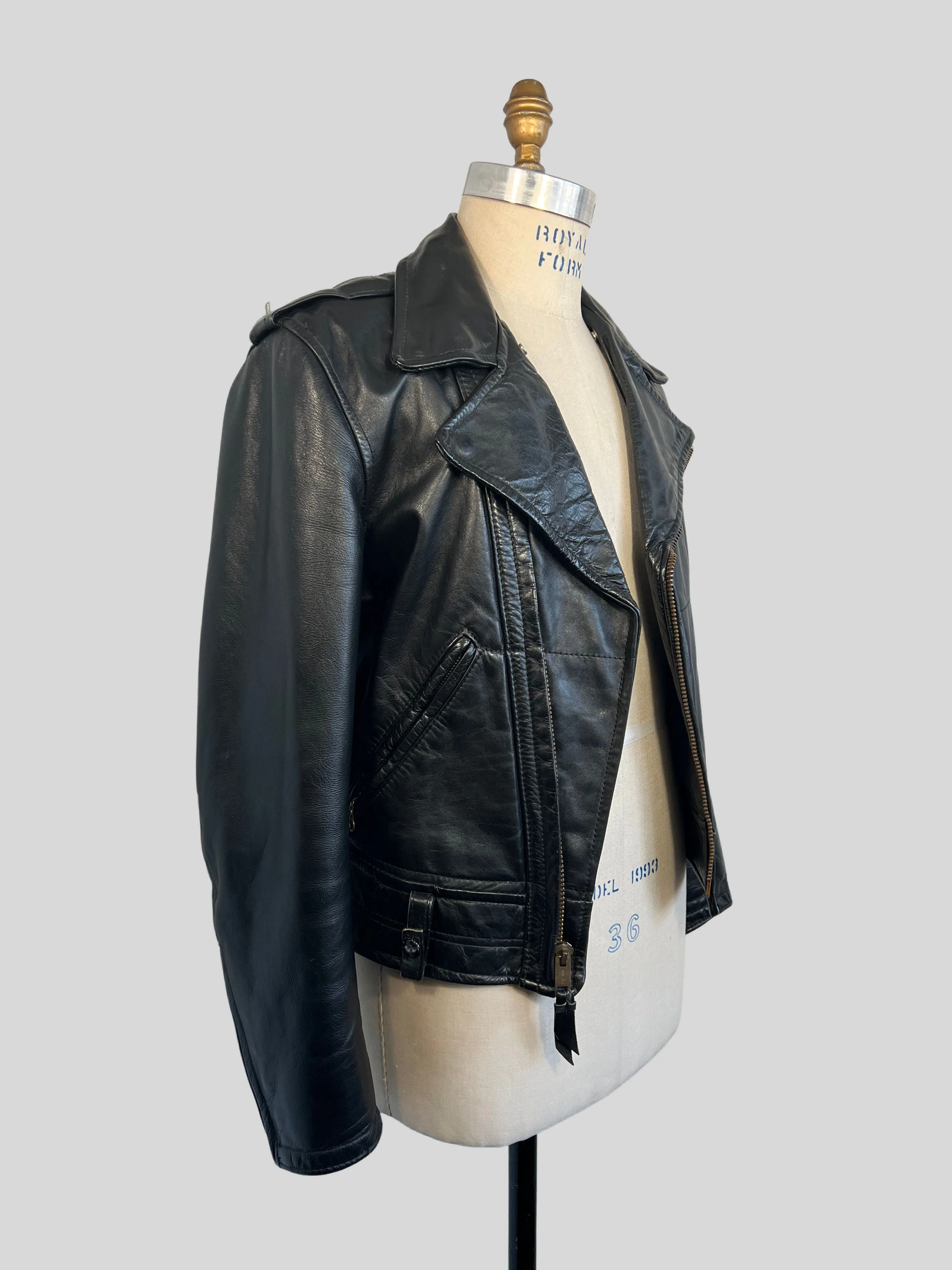 LEATHER FOREVER 1970s Black Leather Motorcycle Jacket, Men's Size S/M