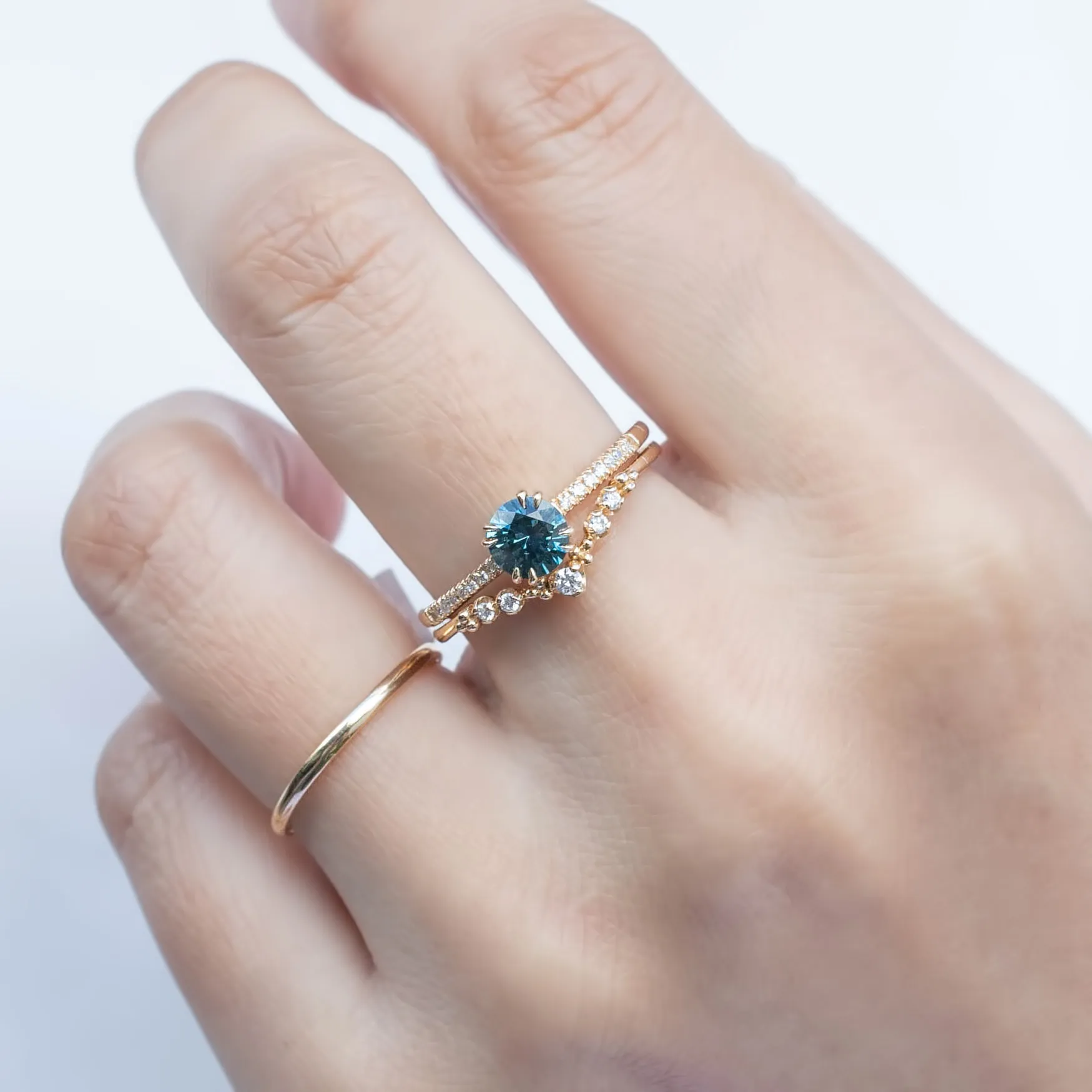 Sabrina Ring 0.71ct Blue Green Round Montana Sapphire, 14k yellow gold (One of a kind)